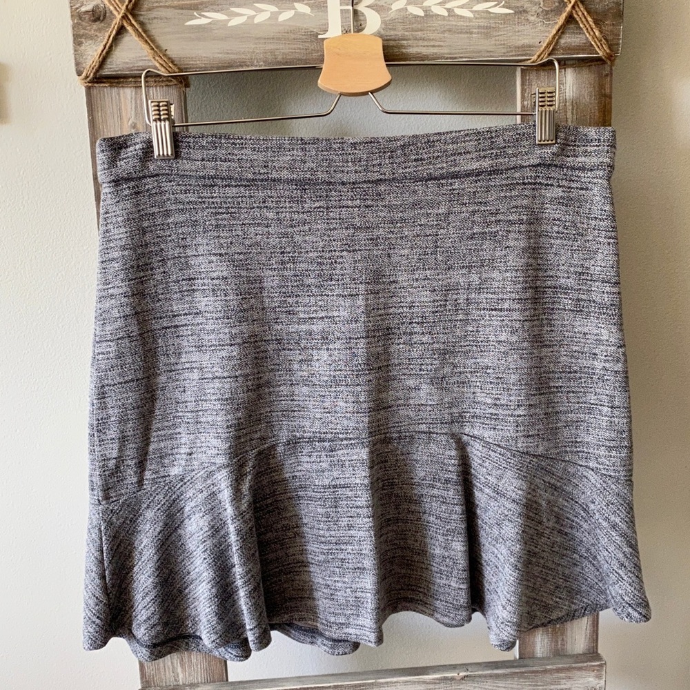 Banana Republic Navy Blue and White Skirt